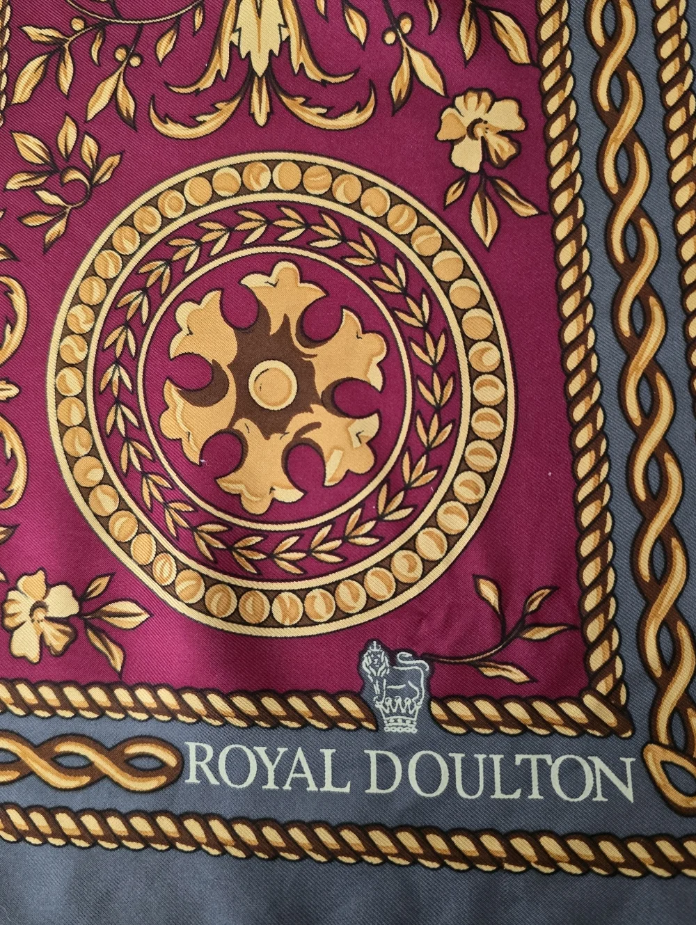 Royal Doulton 100% Silk Scarf 34